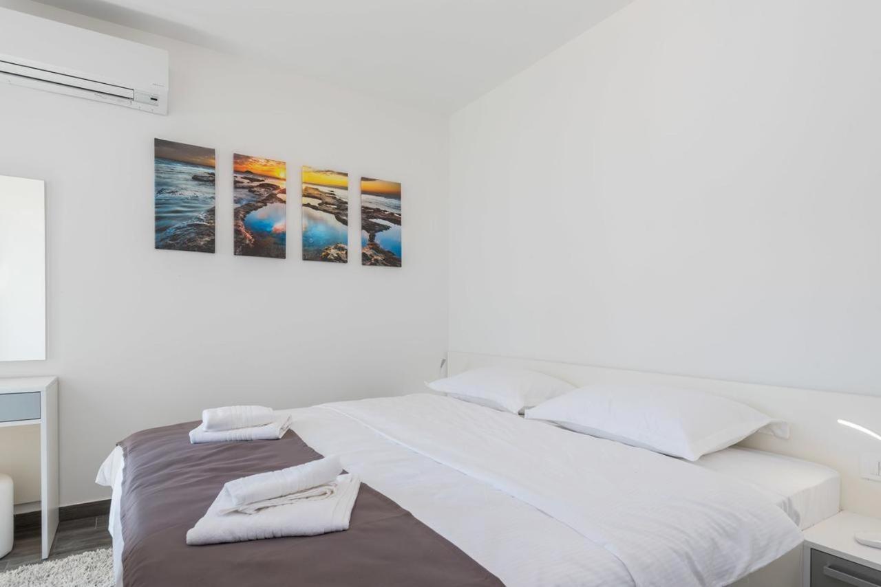 Apartments Poseidon Sreser Exterior photo